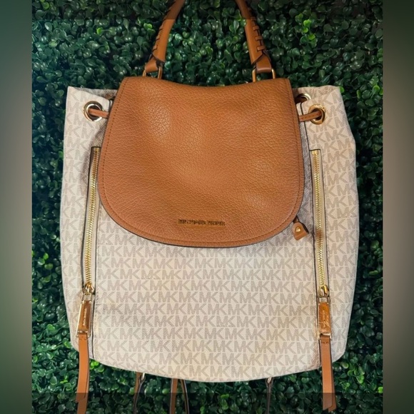 Michael Kors Tan and Cream Women\'s Backpack Michael Kors Jaycee Medium Pebbled Leather Backpack, Light  main image 4